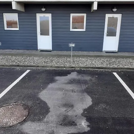 Henne Strand. 200m Fra Vesterhavet * Henne Strand